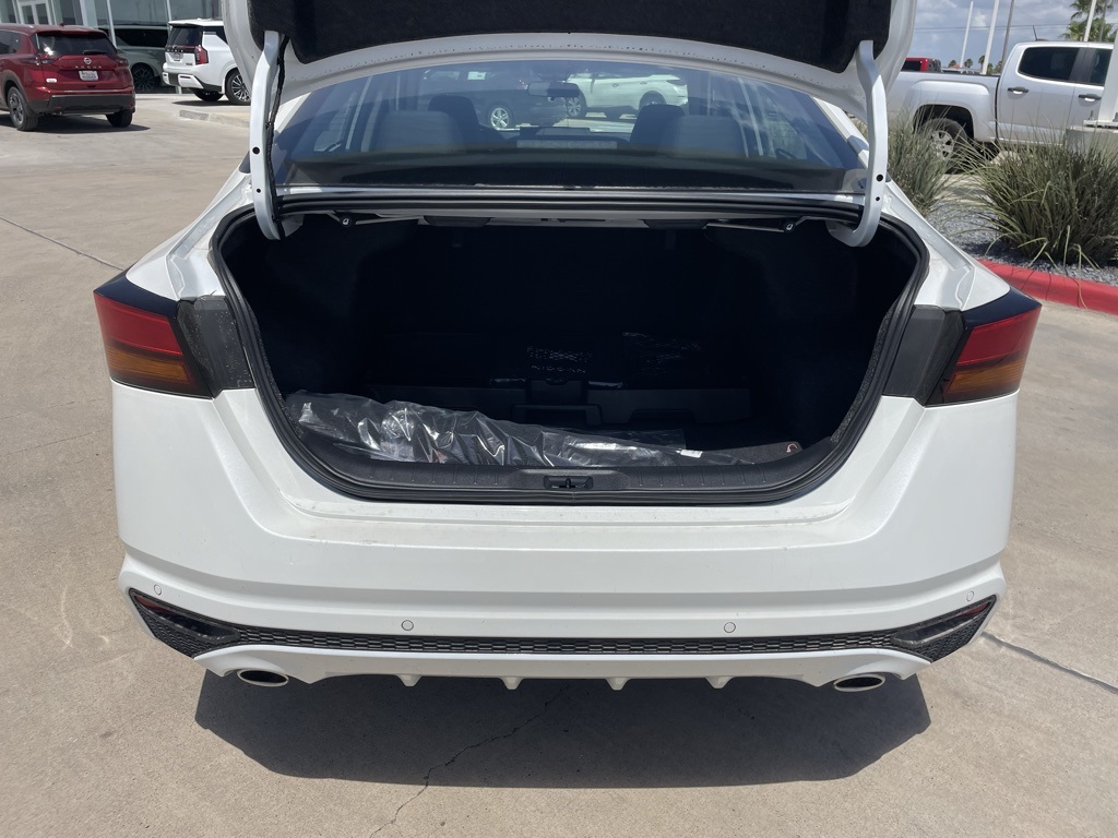 2025 Nissan Altima SV photo 5