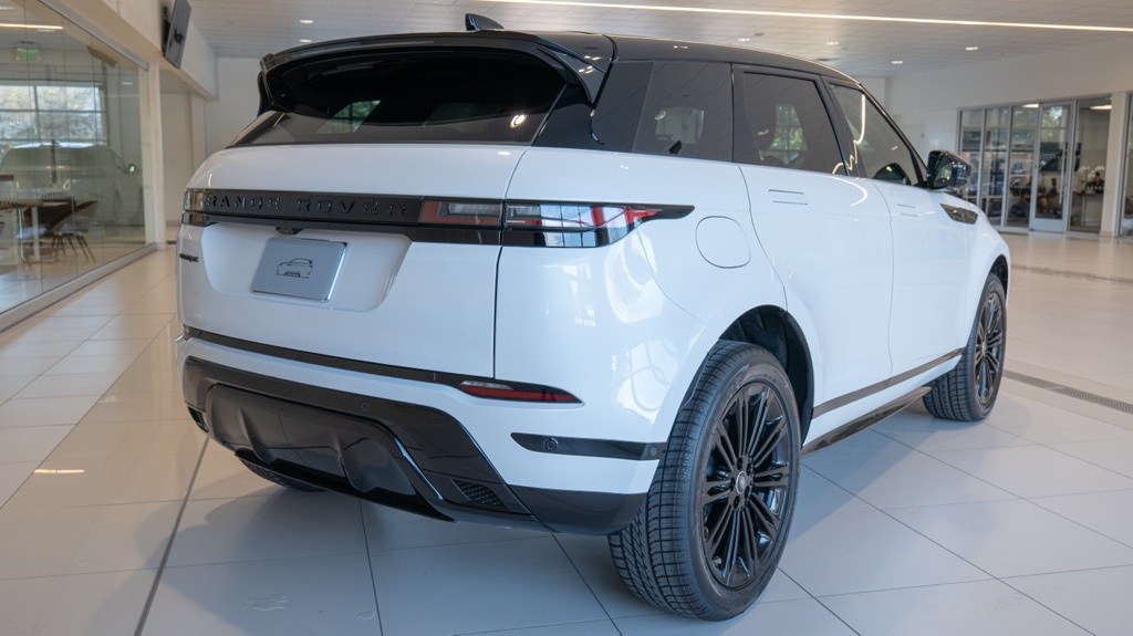 2026 Land Rover Range Rover Evoque Dynamic SE photo 6