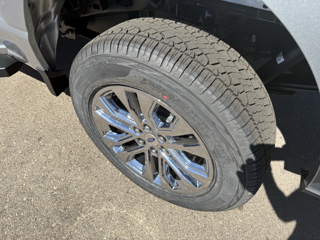2025 Ford F-150 XLT photo 3