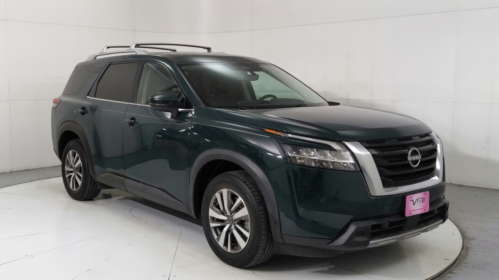 Used 2023 Obsidian Green Pearl Nissan SL image 7