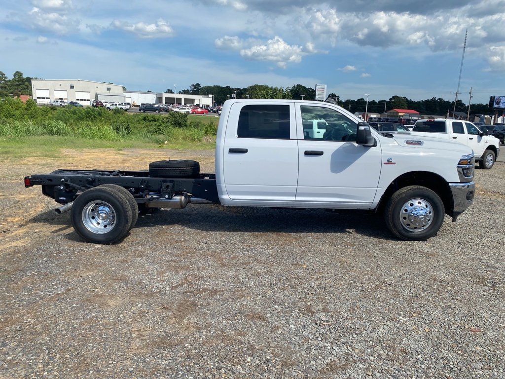 2025 Ram 3500 Tradesman photo 4