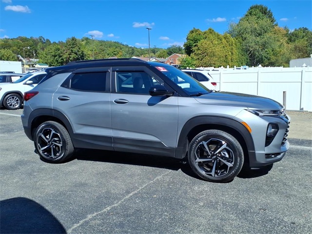 2023 Chevrolet Trailblazer RS photo 2