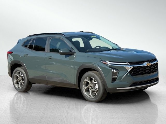 2026 Chevrolet Trax LT photo 2