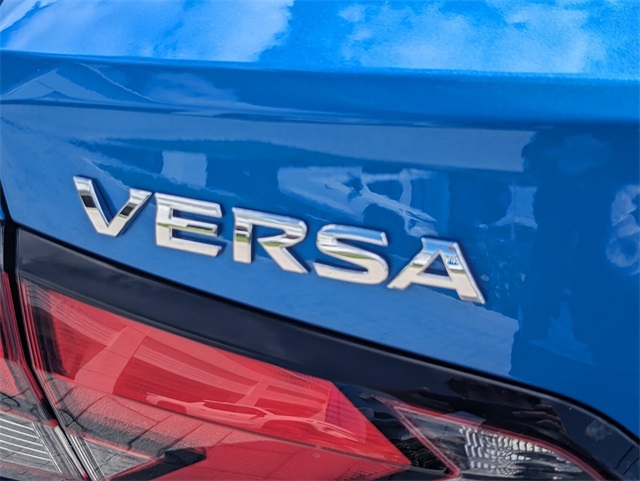 2023 Nissan Versa 1.6 S photo 11