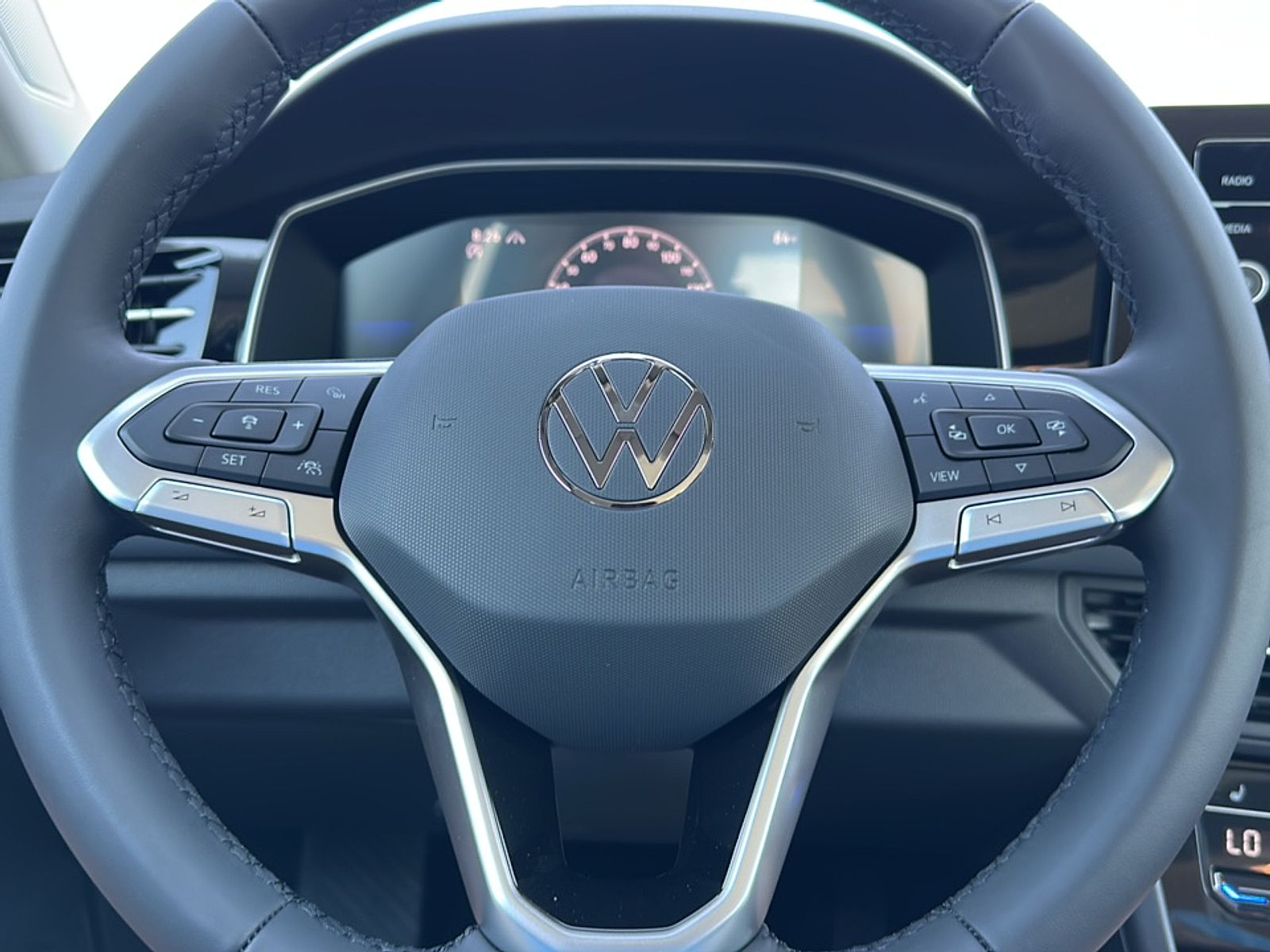 2025 Volkswagen Jetta 1.5T SE photo 8