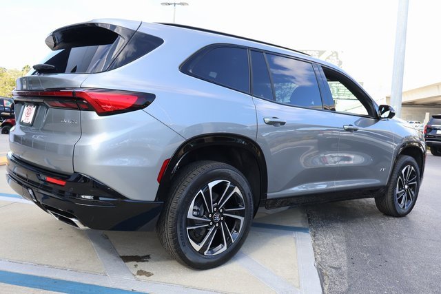 2025 Buick Enclave Sport Touring photo 3