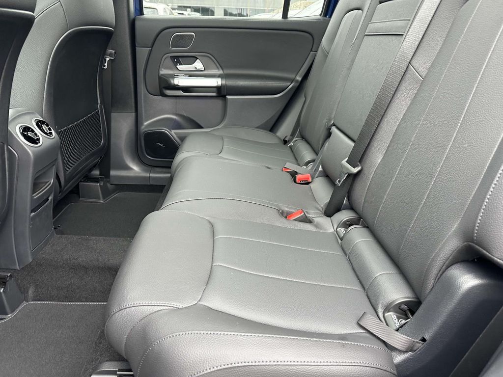 2025 Mercedes Benz GLB 250 4MATIC photo 17