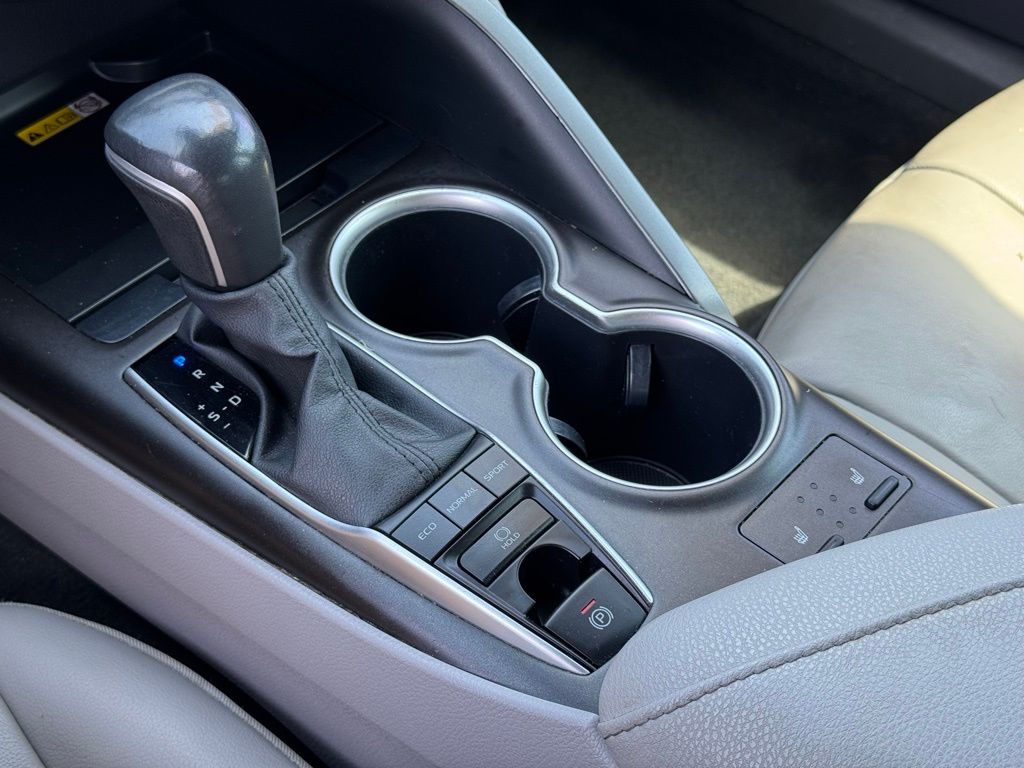 2023 Toyota Camry XLE V6 photo 30