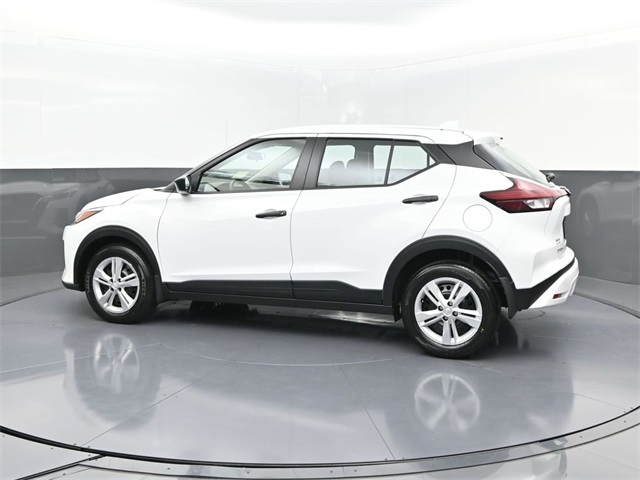 2025 Nissan Kicks Play S photo 3