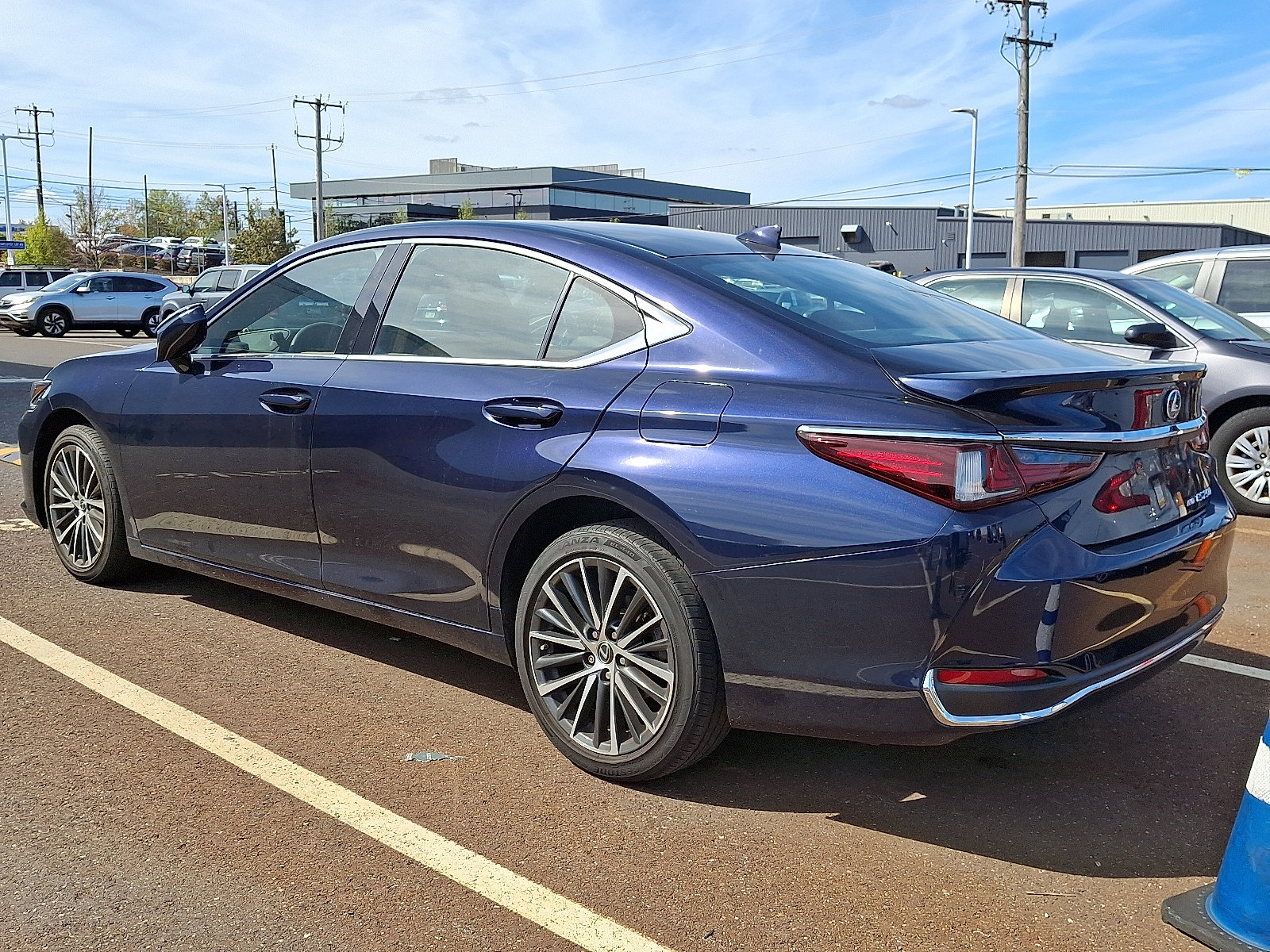 2022 Lexus ES 250 AWD photo 2