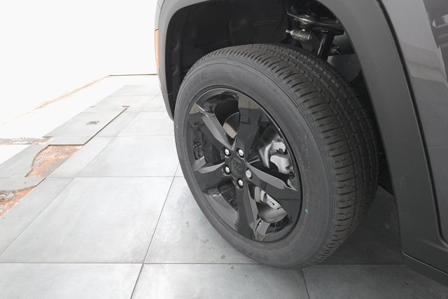 2025 Jeep Grand Cherokee Laredo Altitude photo 30