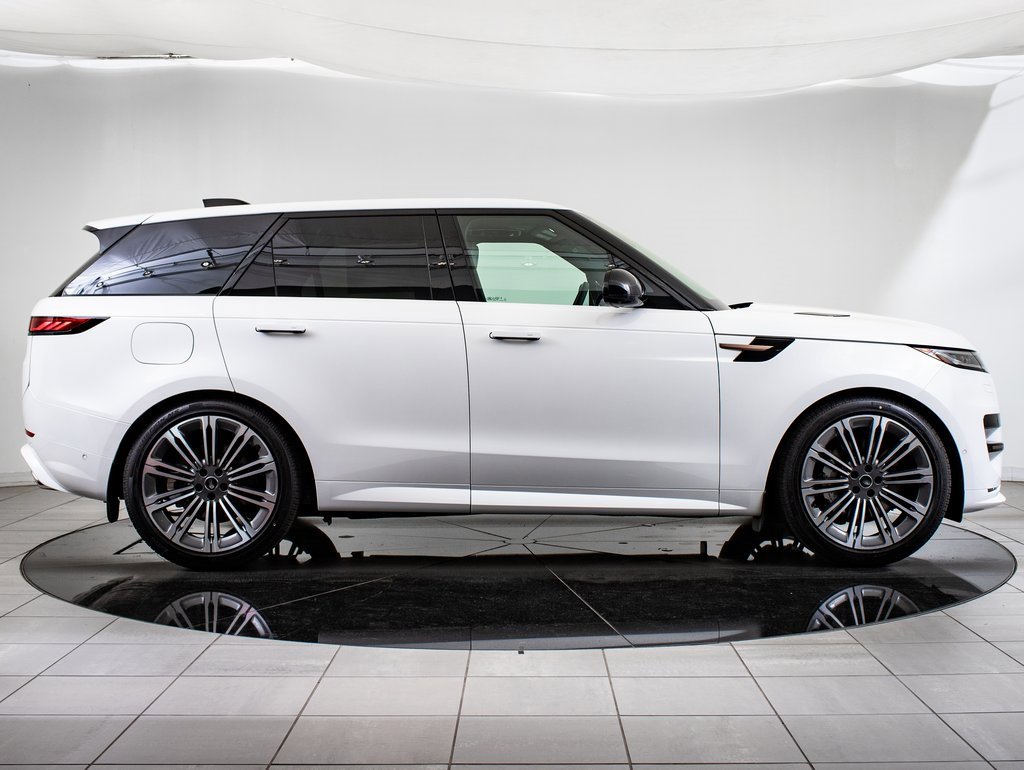 2025 Land Rover Range Rover Sport SE photo 11