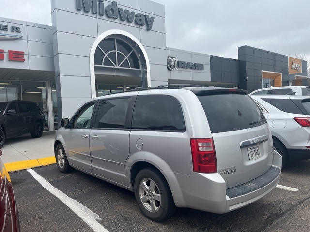 2010 Dodge Grand Caravan SXT photo 2