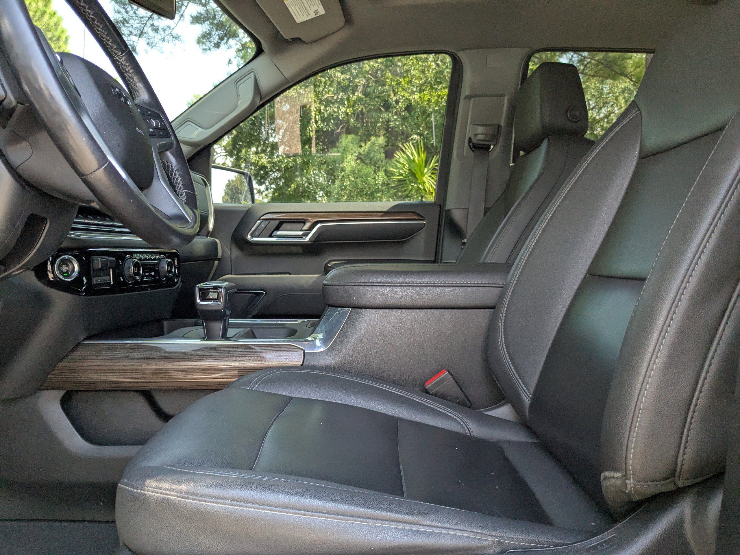 2023 Chevrolet Silverado 1500 RST photo 4
