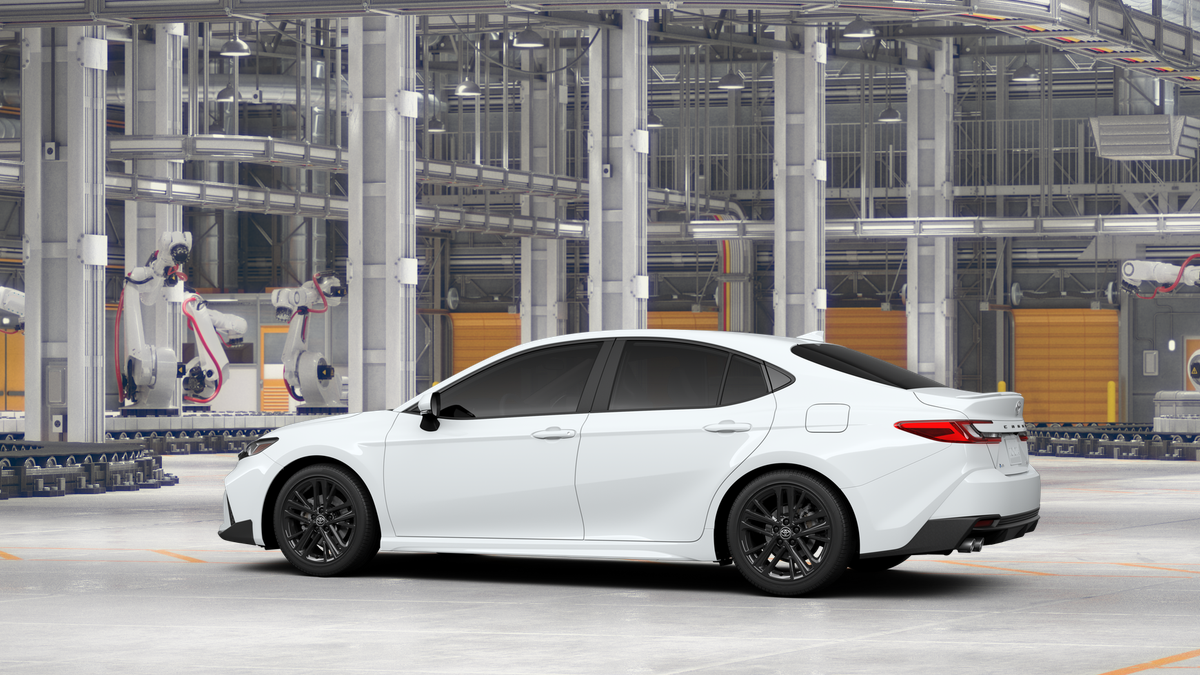 2025 Toyota Camry SE photo 5