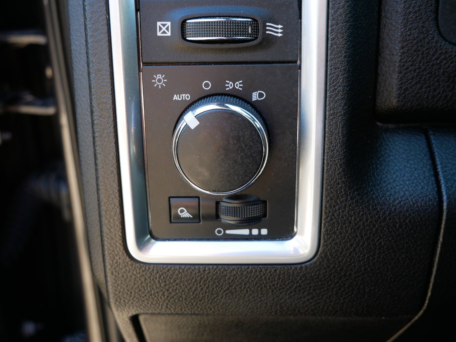 2022 Ram 1500 Classic Warlock photo 25