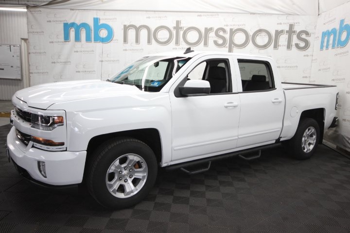 2017 Chevrolet Silverado 1500 LT photo 2