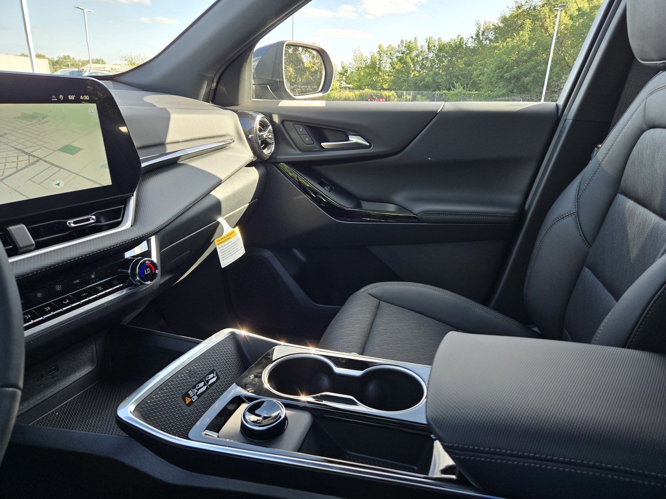 2026 Chevrolet Equinox LT photo 9