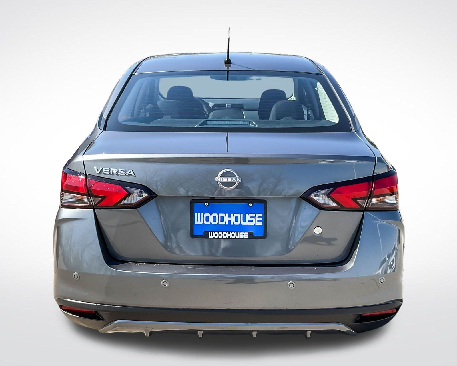 2025 Nissan Versa 1.6 S photo 6