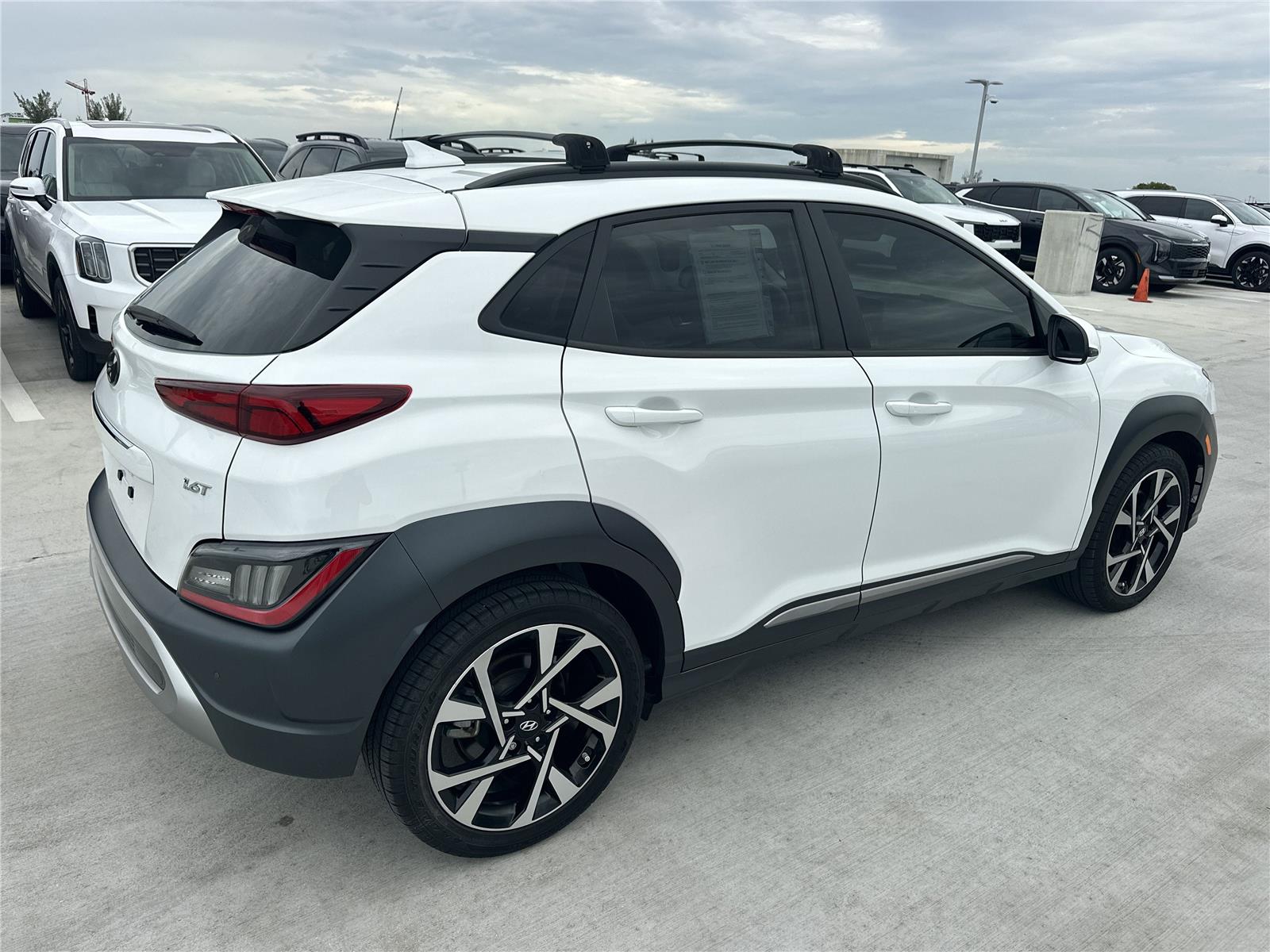2023 Hyundai Kona Limited photo 4