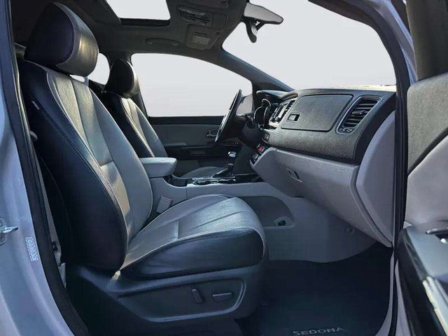 2020 Kia Sedona SX photo 38