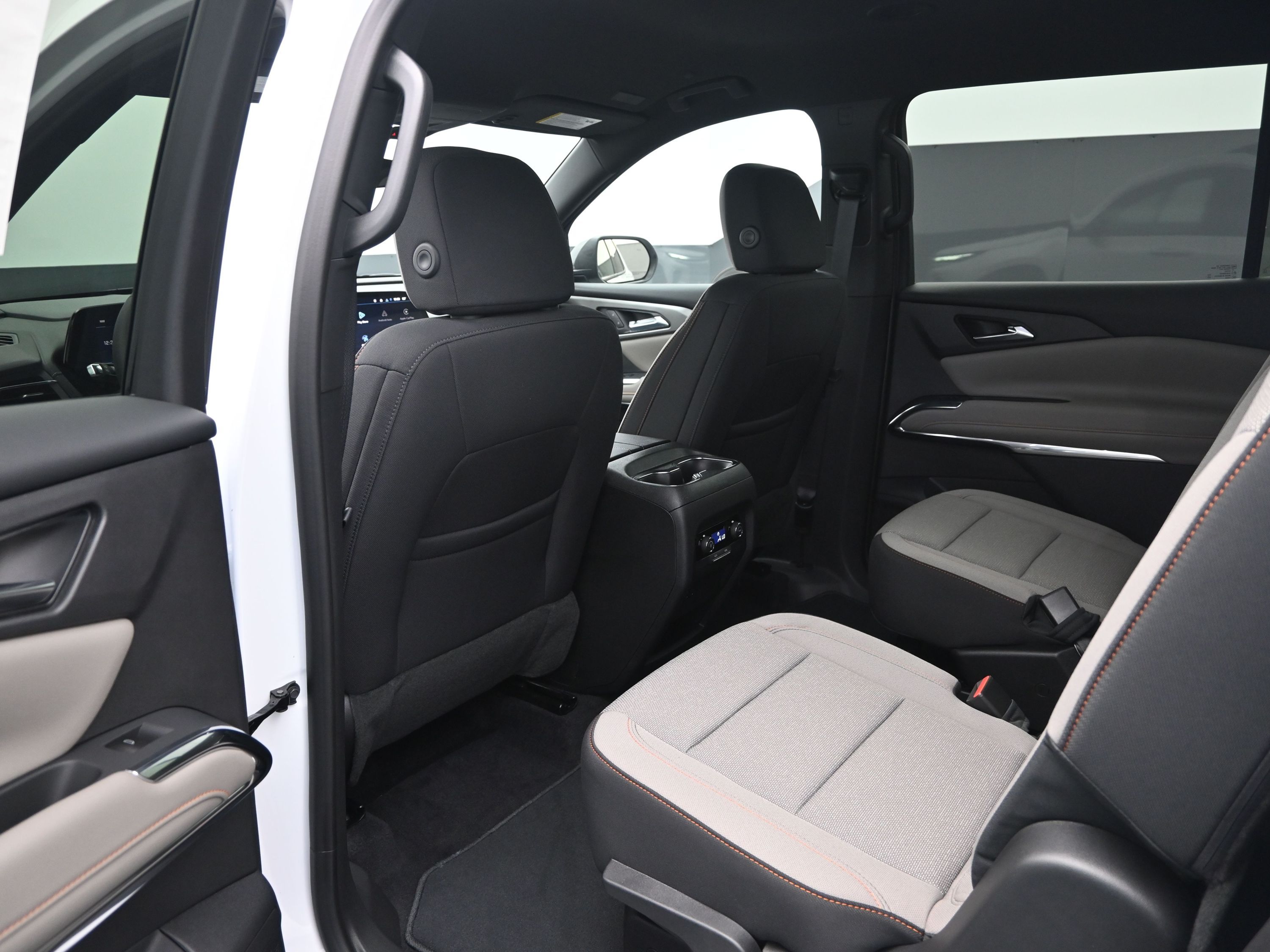 2026 Chevrolet Traverse photo 9