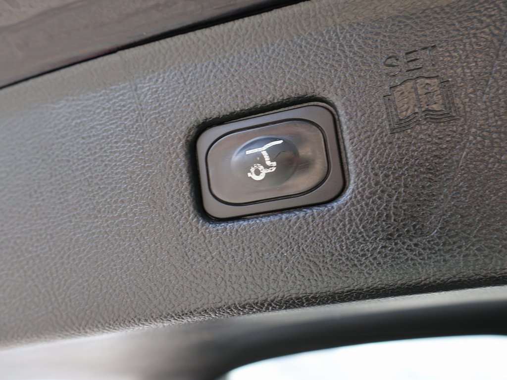 2023 Ford Edge Titanium photo 14