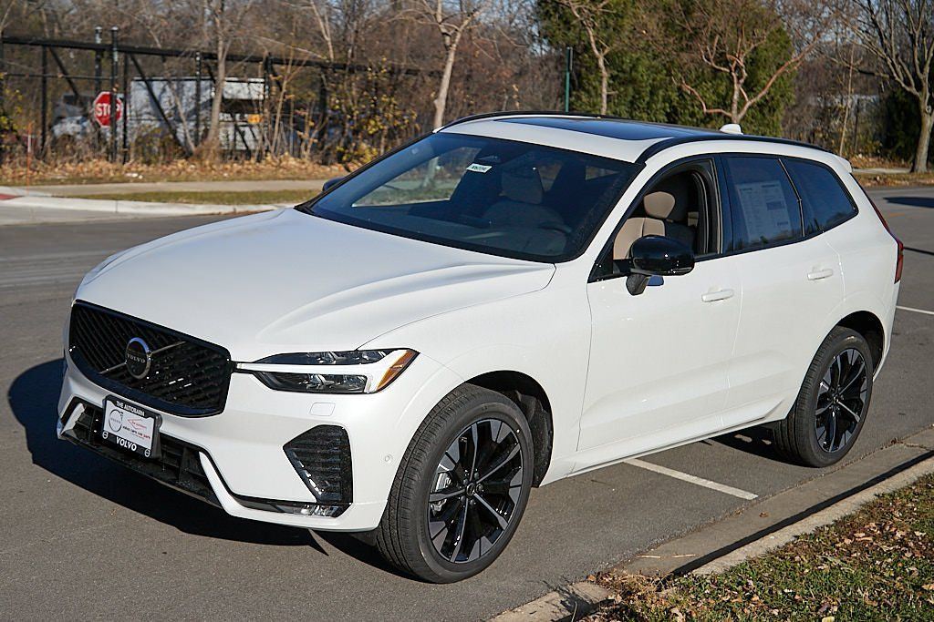 2026 VOLVO XC60 - Image 4