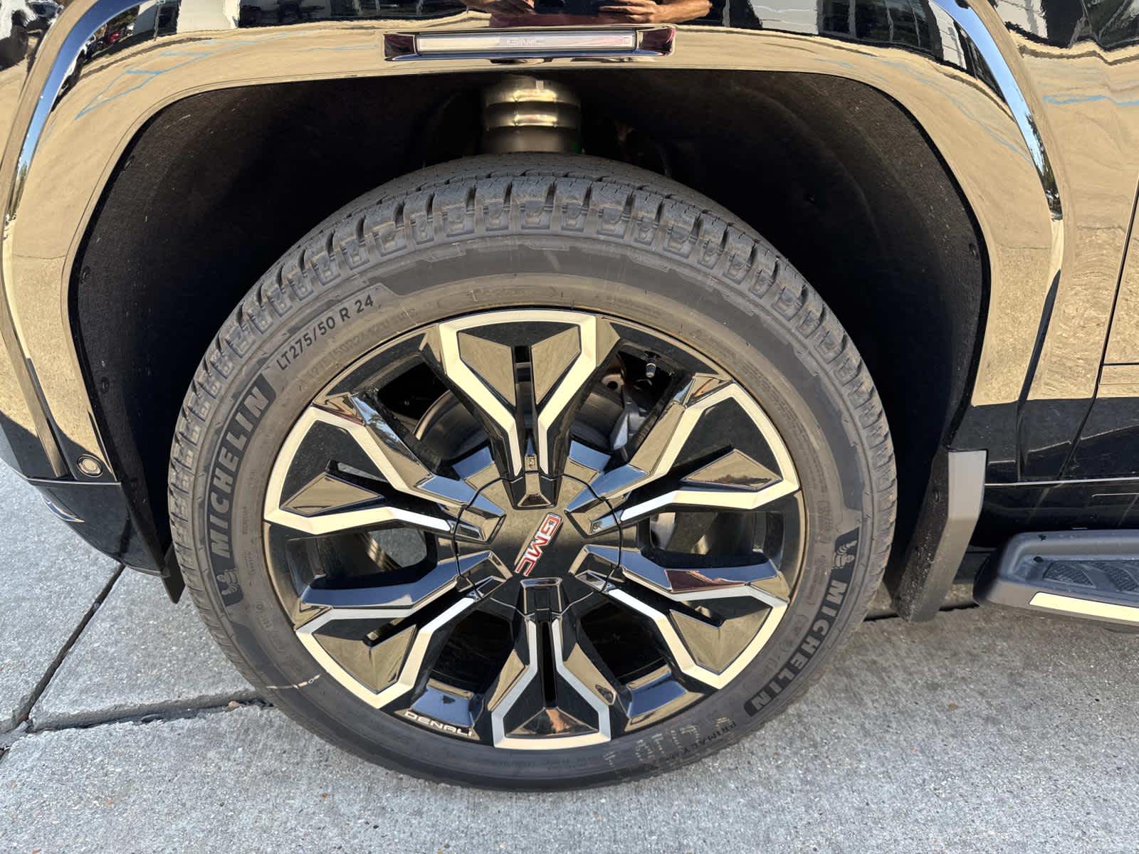 2026 Gmc Sierra EV Denali photo 2