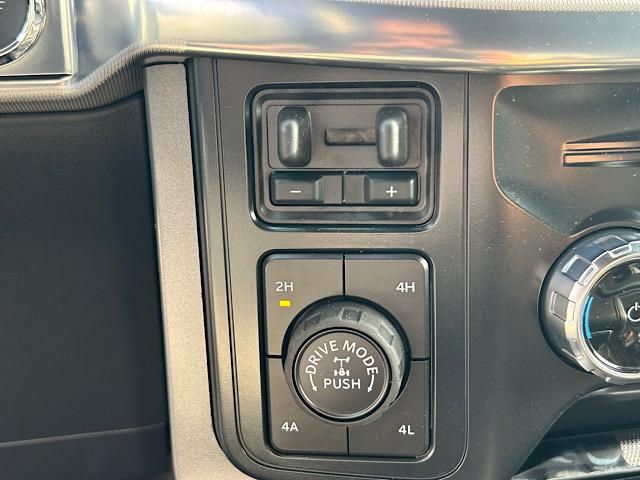 2025 Ford F-150 Lariat photo 32