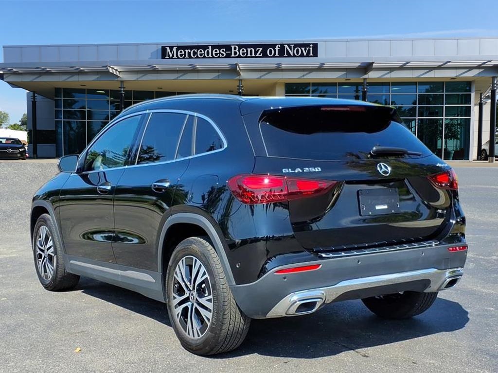 2025 Mercedes Benz GLA 250 4MATIC photo 2