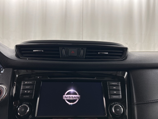 2018 Nissan Rogue SV photo 12