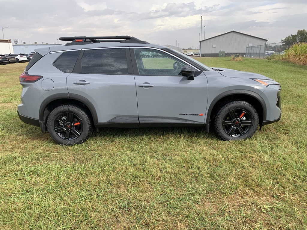 2026 Nissan Rogue AWD photo 2