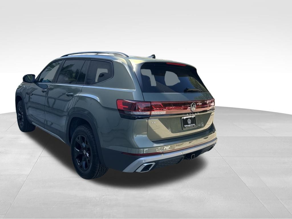 2026 Volkswagen Atlas Peak Edition SE photo 3