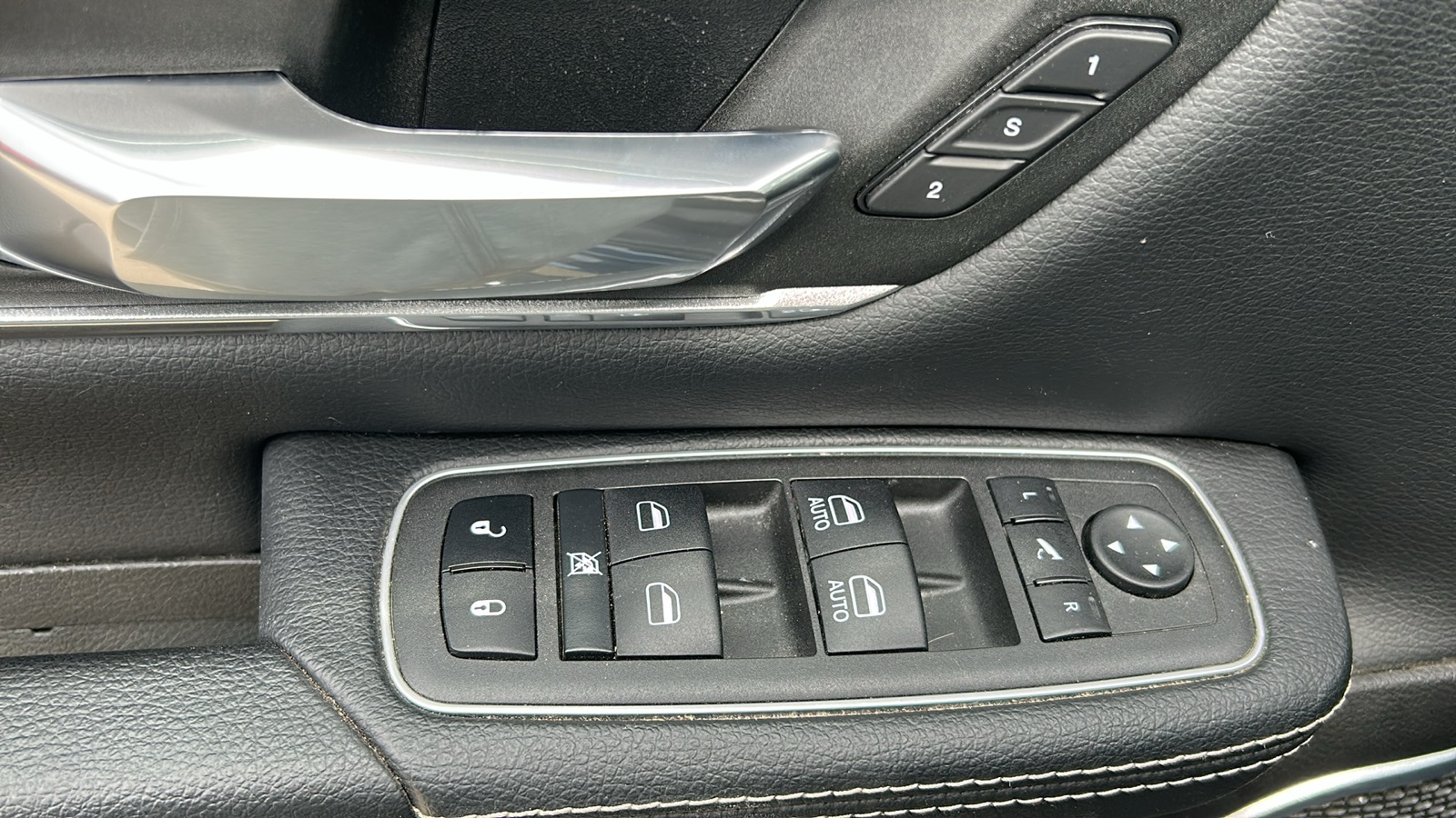 2022 Ram 1500 Laramie photo 15