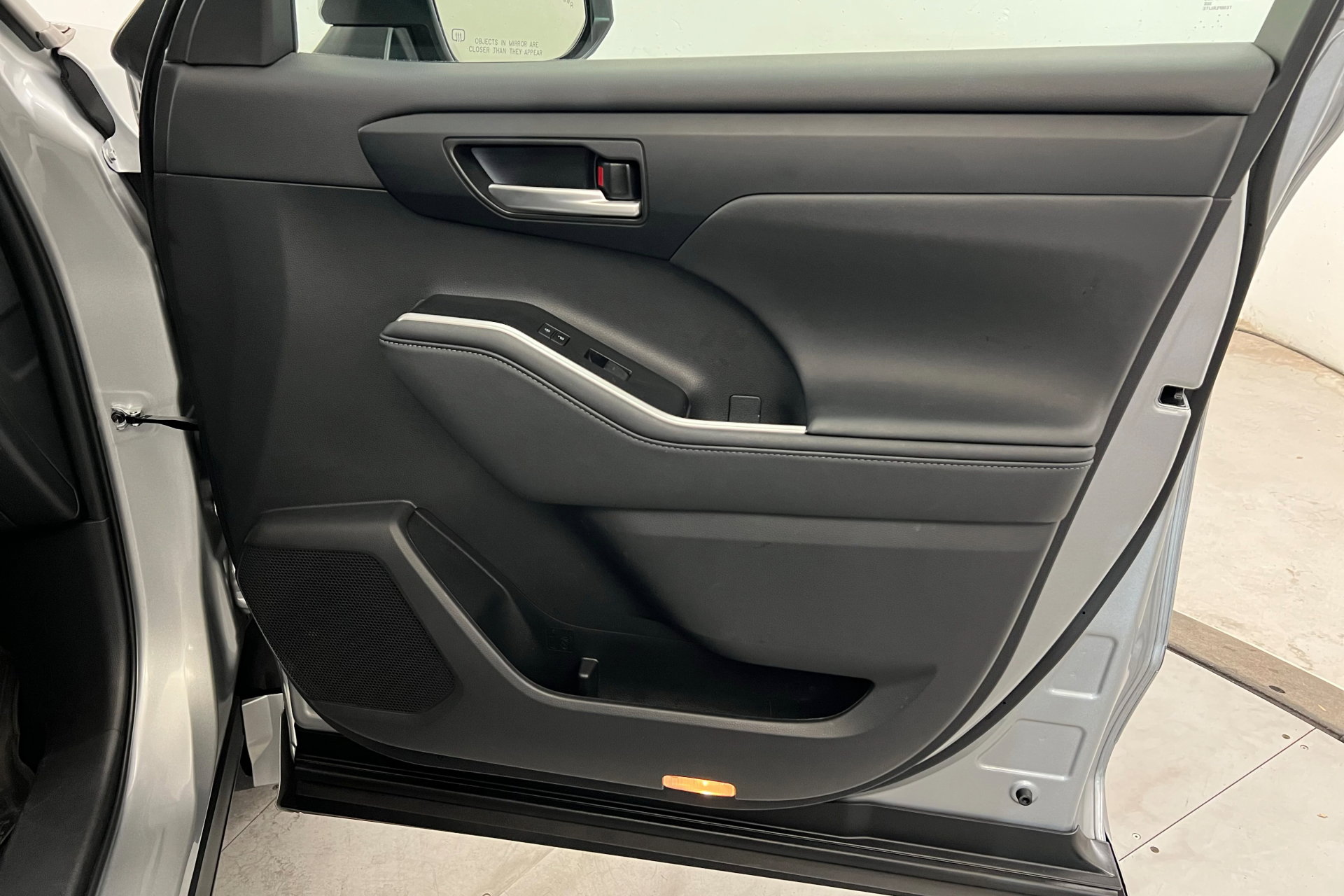 2024 Toyota Highlander Hybrid XLE photo 24