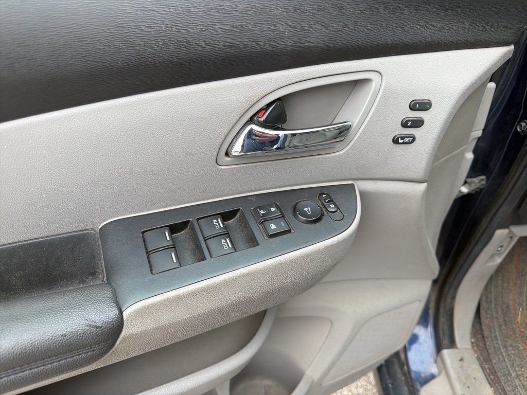 2014 Honda Odyssey Touring photo 15