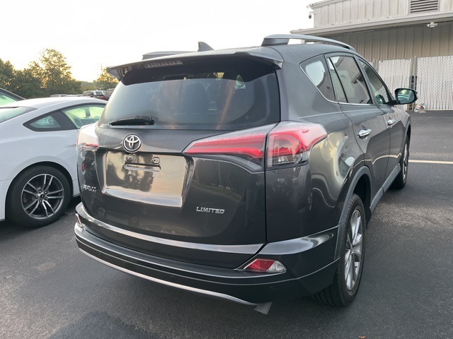 2017 Toyota RAV4 Limited photo 3