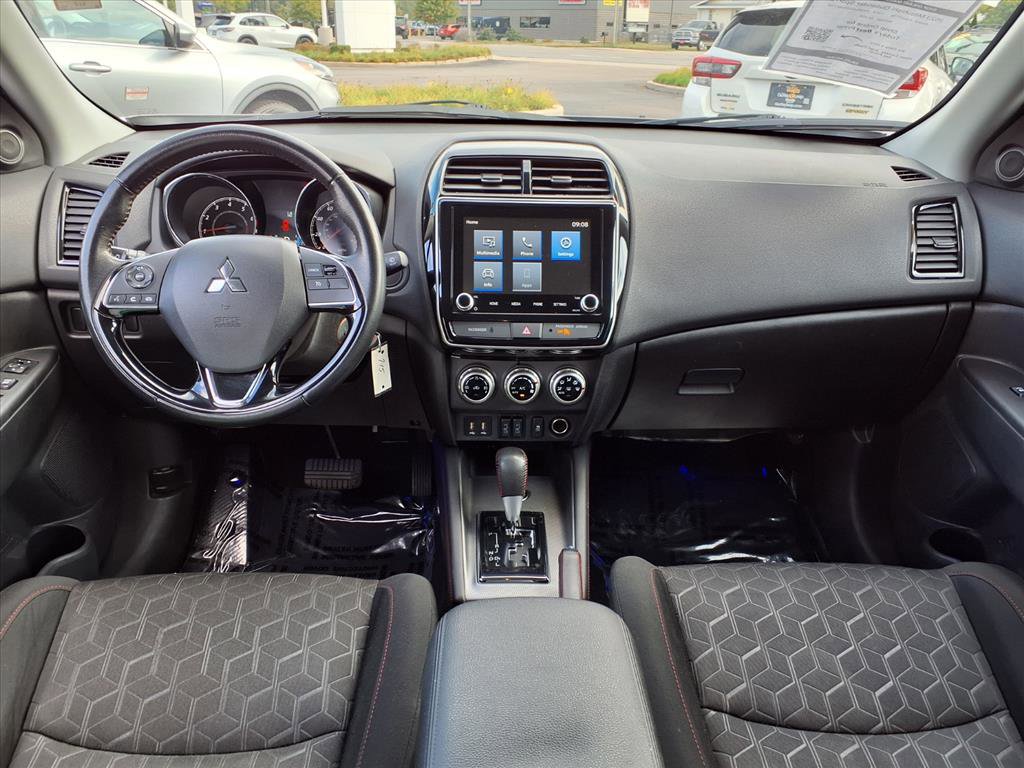 2023 Mitsubishi Outlander Sport LE photo 4