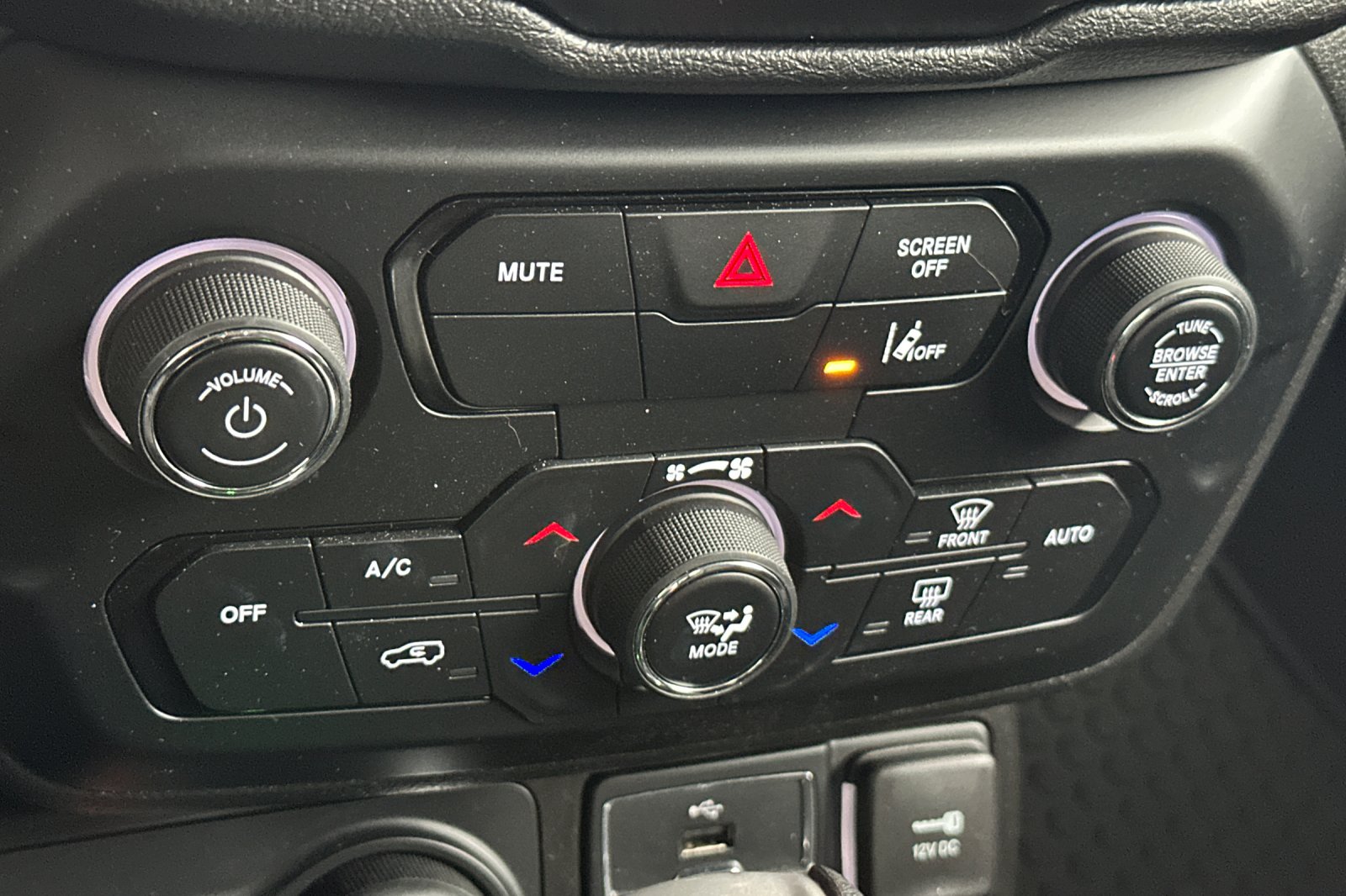 2023 Jeep Renegade Latitude Upland photo 19