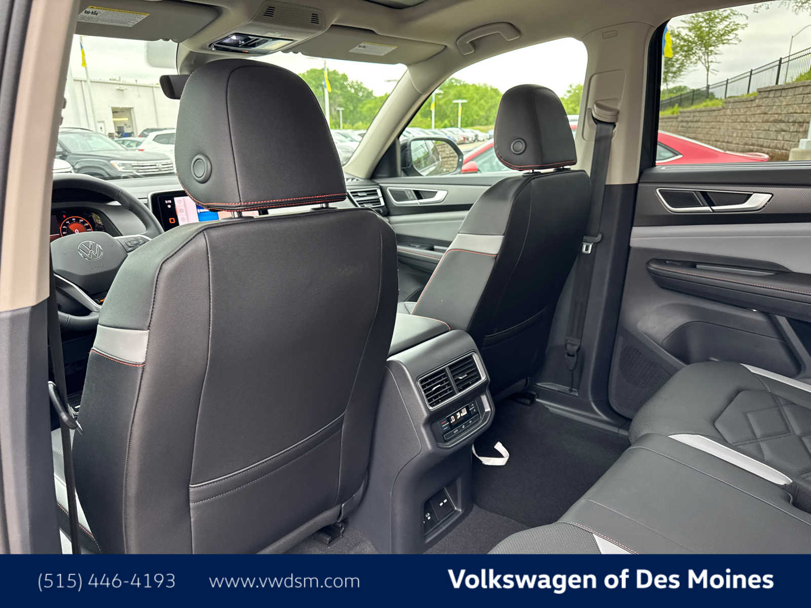 2025 Volkswagen Atlas Peak Edition SE photo 9