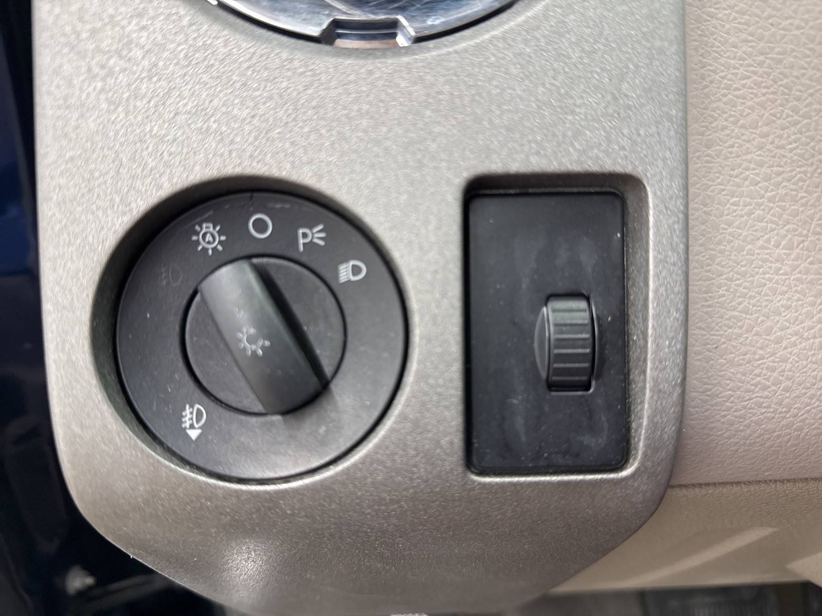 2010 Ford F-250 Lariat photo 16