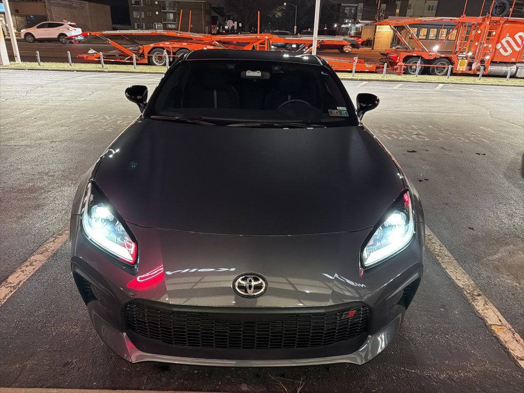 2025 Toyota GR86 Premium's photo
