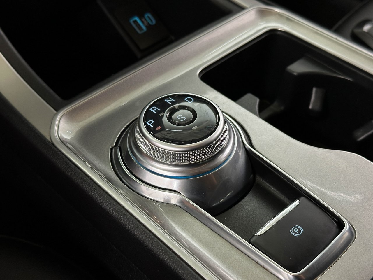 2023 Ford Edge SEL photo 27