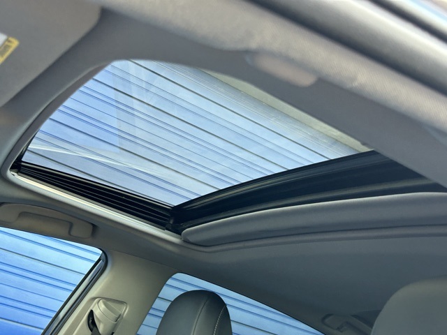 2020 Toyota Camry SE photo 11