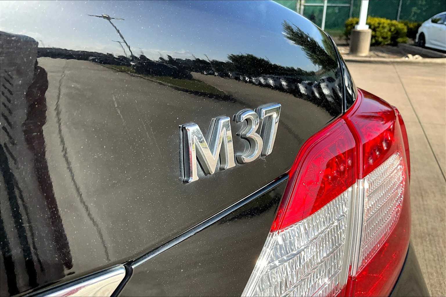 2011 Infiniti M37 photo 27