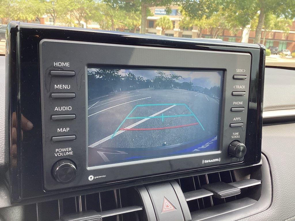2020 Toyota RAV4 LE photo 17