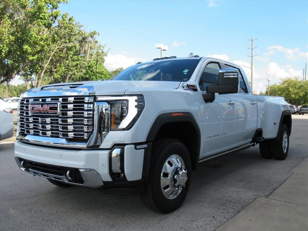 2026 Gmc Sierra 3500 HD Denali photo 3