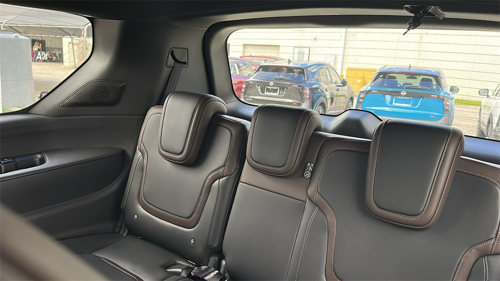 2025 Nissan Armada SL photo 25
