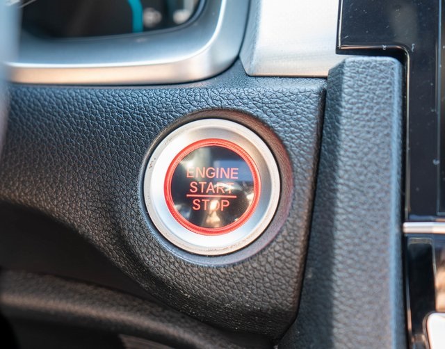 2018 Honda Civic Touring photo 18